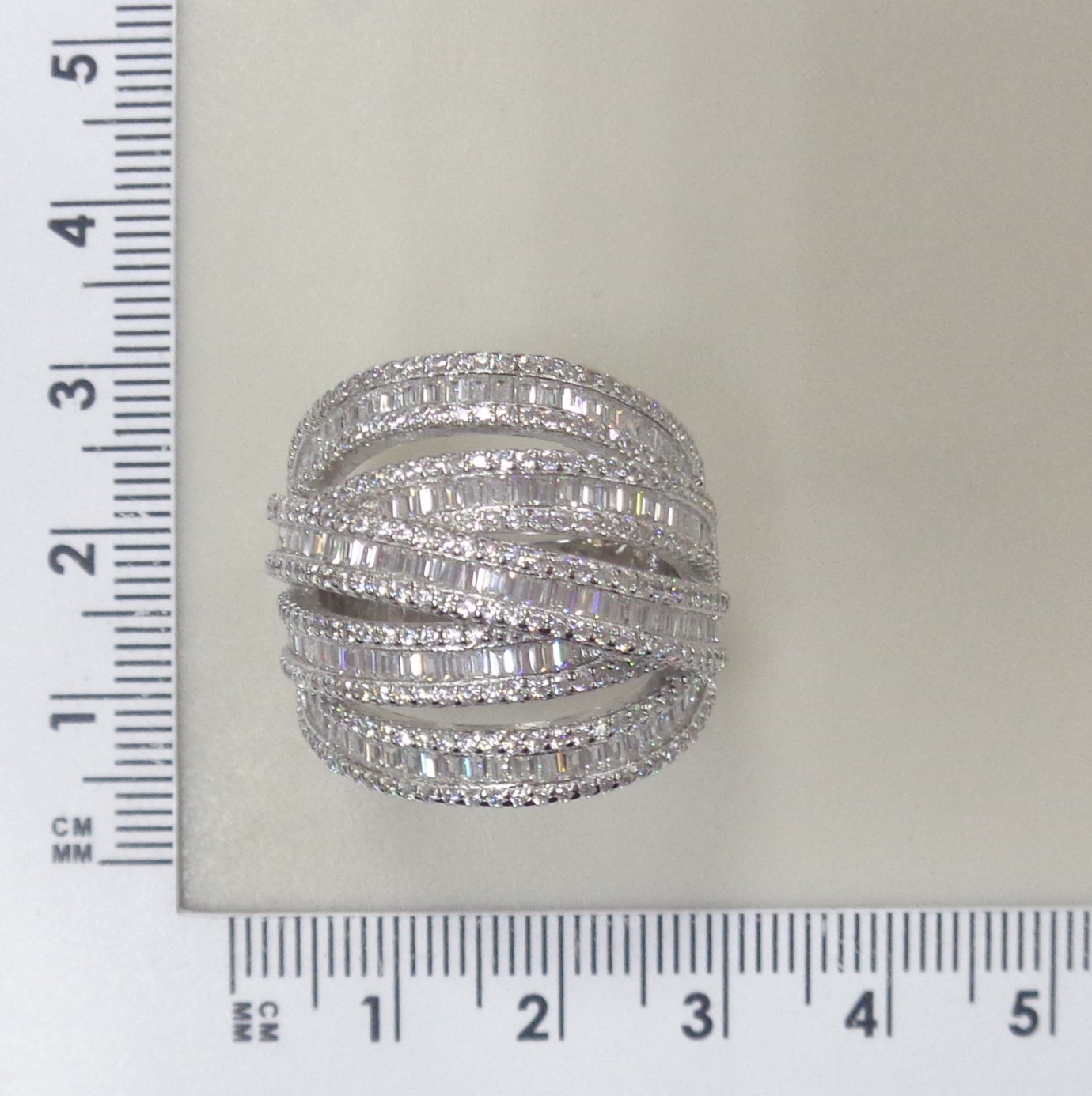 Серебряное кольцо с кубическим цирконием